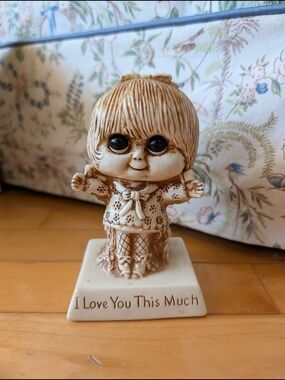 1975 Russ Berrie Figurine
